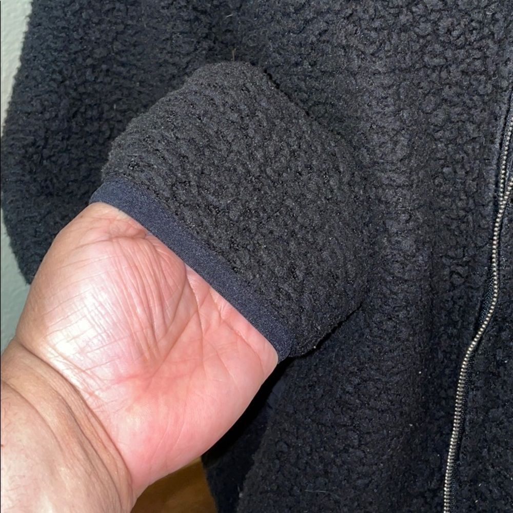 Jeffree Star approved fuzzy jacket - Picture 5 of 6